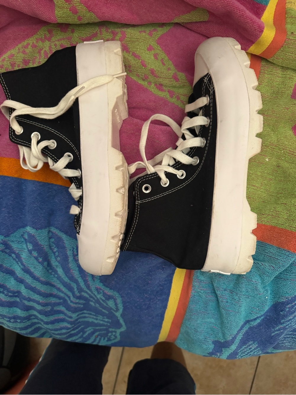 Converse Chuck Taylor All Star Lugged Hi
Black